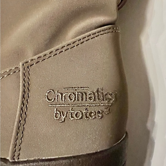 CHROMATICS TOTES SNOWFLAKE TAUPE FRONT ZIP LINED WATERPROOF BOOTS Women SZ 9 NEW - Picture 3 of 4